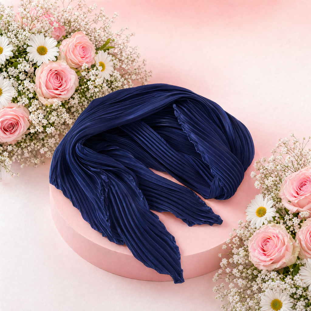 Foulard plissé satiné bleu nuit accessoire box bien-être femme Noalíss Martinique